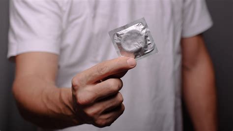 Blowjob ohne Kondom Sexuelle Massage Buochs